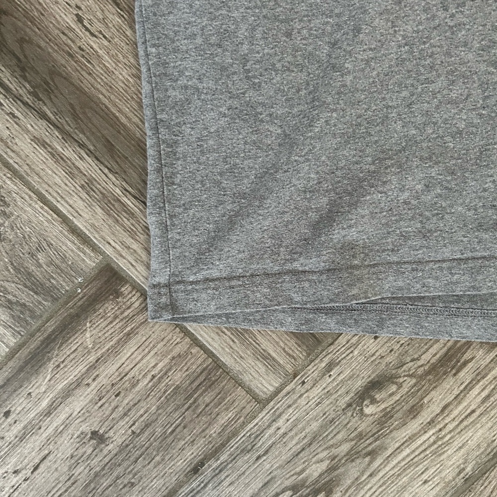 Everlane | The Premium-Weight Relaxed Crew Tee View 5